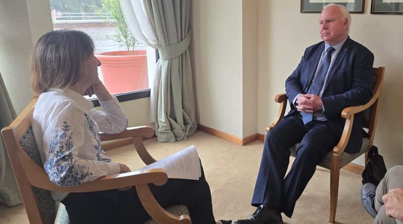 La Universidad Austral recibió al especialista internacional James Arthur, referente en educación del carácter