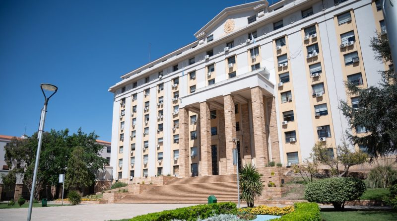 El Gobierno de Mendoza oficializó cesantías y sanciones en la administración pública provincial El Gobierno de Mendoza oficializó cesantías y sanciones en la administración pública provincial