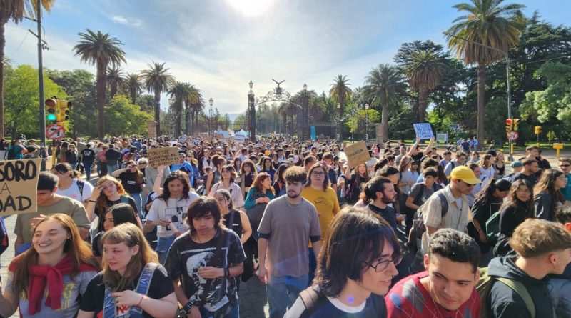 La UNCuyo anunció la Cuarta Marcha Federal Universitaria “en defensa del financiamiento”: cuándo será