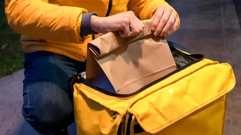 El delivery en Argentina es cada vez más caro y los salarios ya no alcanzan para pedir comida