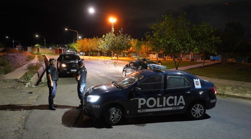 Video: dos delincuentes fueron detenidos en plena entradera gracias al monitoreo del CEO en Las Heras
