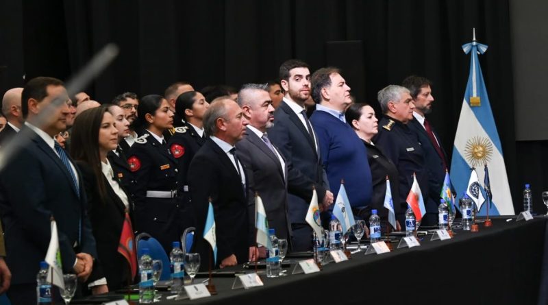 Mendoza llevó su experiencia al Consejo de Seguridad Interior y aportó a la agenda federal contra el delito