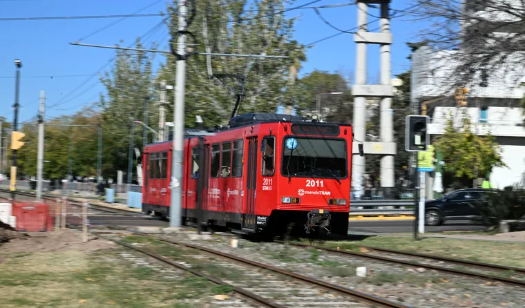 El Metrotranvía al aeropuerto tendrá un servicio directo para turistas
