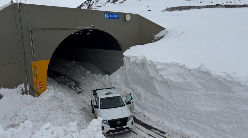 Los pasos Cristo Redentor y Pehuenche permanecen cerrados por las intensas nevadas