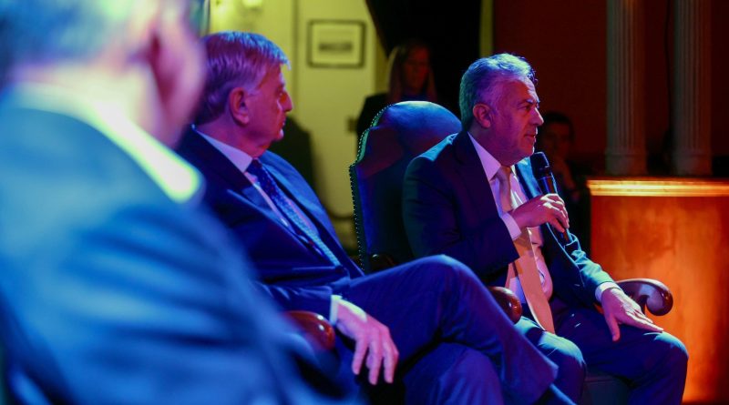 En Buenos Aires, el Gobernador Cornejo propuso un acuerdo integral entre Nación y provincias para cambiar los incentivos del sistema tributario