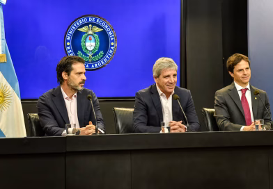 Caputo anunció medidas para impulsar el crédito hipotecario con fondos de la Anses