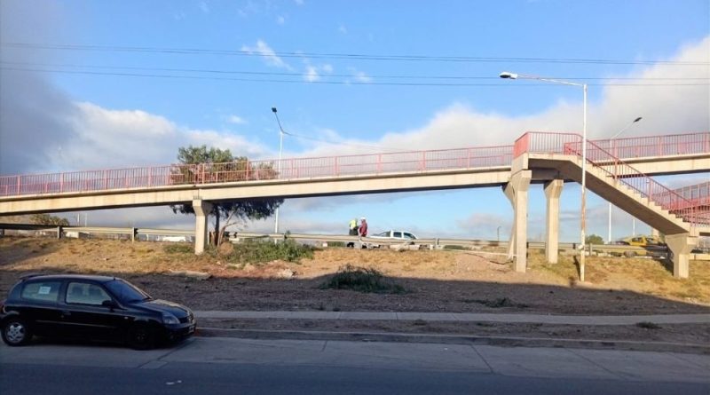 Avanza la reconstrucción de la pasarela del Acceso Este con nuevos trabajos sobre la calzada