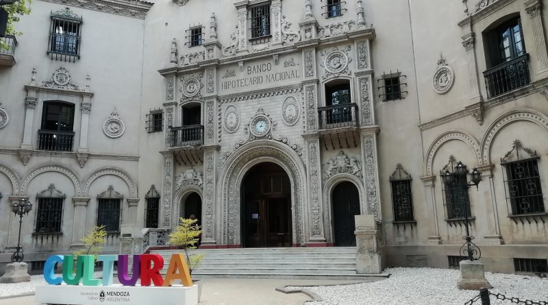 Quedó inaugurado el 44° Salón de Pintura del CPCE bajo el lema «Territorios en diálogo»