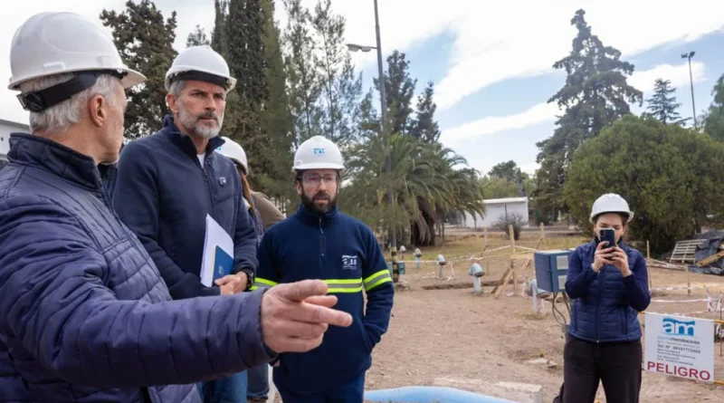 Ulpiano Suarez supervisó las obras que optimizarán el suministro de agua en La Favorita