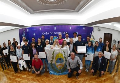 Cornejo reconoció a los deportistas mendocinos que lograron 22 medallas en los Juegos Suramericanos 2026